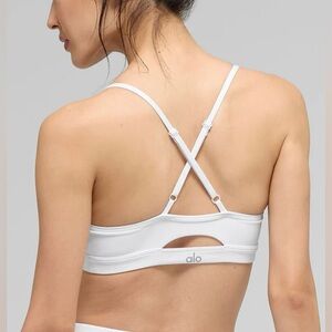 Alo 

Airlift Intrigue Bra